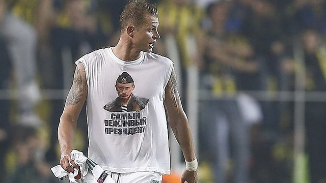 Maskvos futbolininkui V. Putino marškinėliai prišaukė bėdą