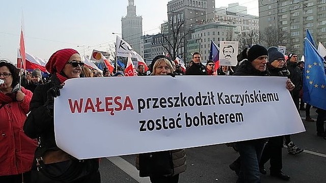 Varšuvos gatvėse – Lecho Walęsos palaikymo demonstracija