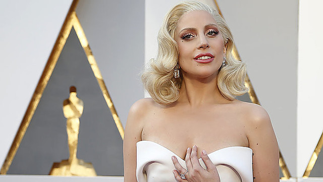 Lady Gaga „Oskarus“ pavertė mitingu prieš seksualinę prievartą