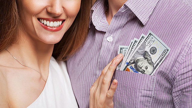 Meilė ir pinigai: kaip poroje tvarkytis su biudžetu?