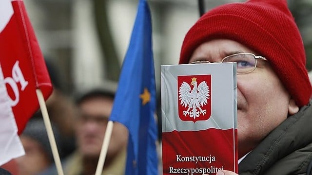 Lenkijoje priimti tribunolo įstatymai prieštarauja Konstitucijai