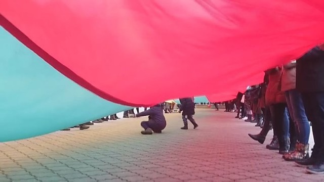 Klaipėdos centre – dešimtis metrų skiekianti vėliava