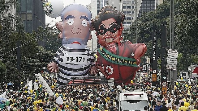 Milijonai brazilų reikalauja valdžios atsistatydinimo