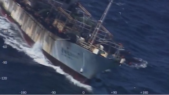 Argentina nuskandino kinų žvejybos laivą