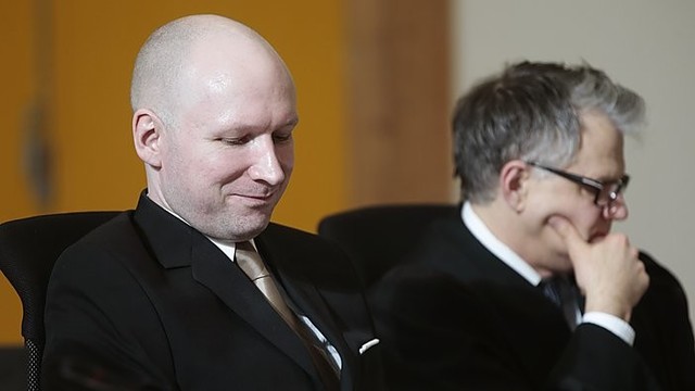 A.Breivikas teisme juokino žmones: jam neskanus šildomas maistas