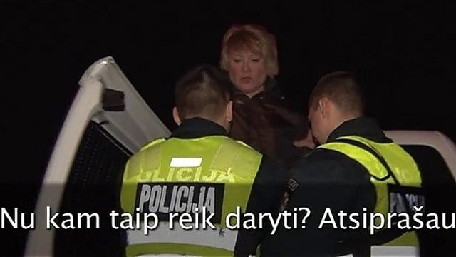 Paviešintas girtos R. Jokubauskaitės sulaikymo vaizdo įrašas