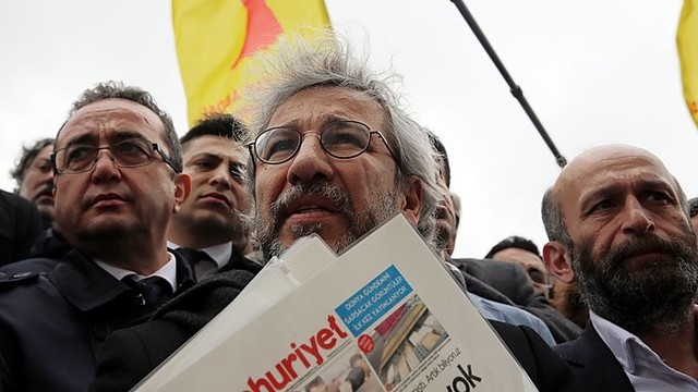 Turkijoje du žurnalistai žada atskleisti valstybės nusikaltimus