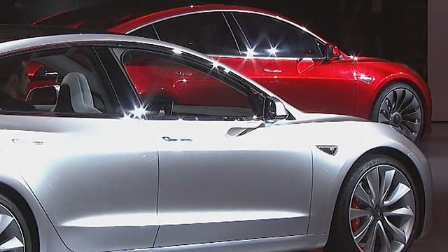 „Tesla Motors“ naujausio modelio kaina nustebino