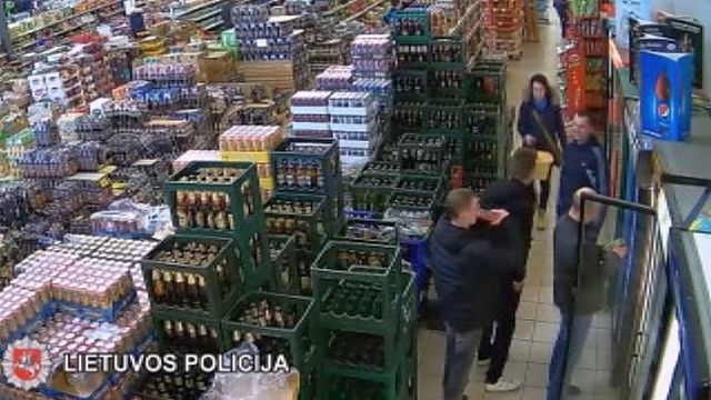 Ieškomi trys asmenys nesumokėję už parduotuvėje išgertą alų