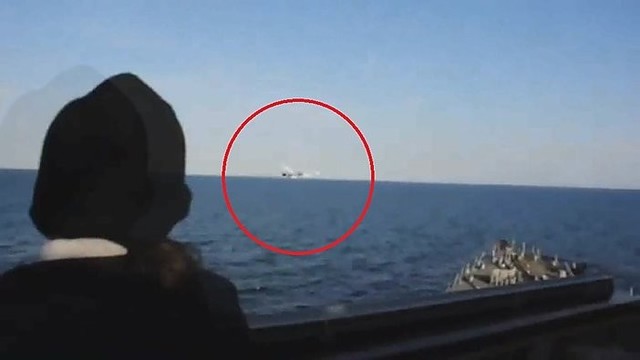 Nufilmuota: rusai Baltijos jūroje persekiojo JAV karo laivą