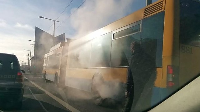 Vilniuje iš autobuso ėmė rūkti dūmai, keleiviai ėjo pėsčiomis