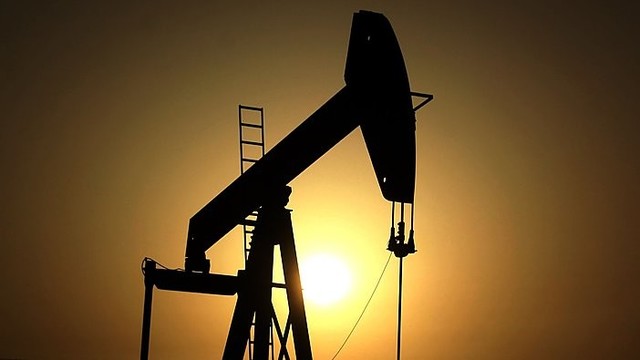 OPEC šalys tariasi dėl naftos gavybos ribojimo