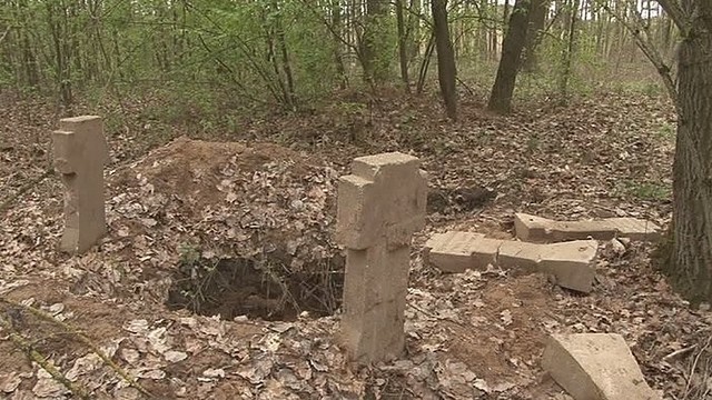 Juodieji archeologai šiurpina Suvalkiją: išniekino karių kapines