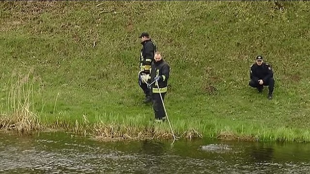 Upėje rastas gimnazisto kūnas užminė mįslių pareigūnams