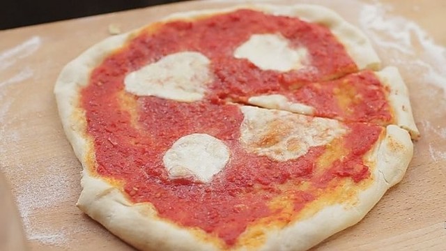 Išbandykite: išskirtinio skonio grilyje kepta itališka pica