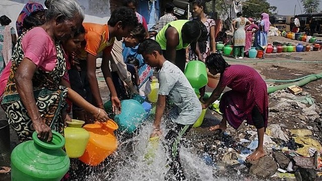 Indijoje karščio banga be vandens paliko 330 milijonų žmonių