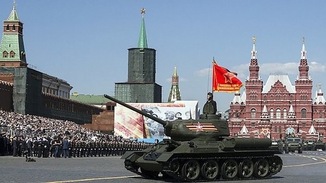 V.Putinas parade: esame pasiruošę užtikrinti tarptautinį saugumą
