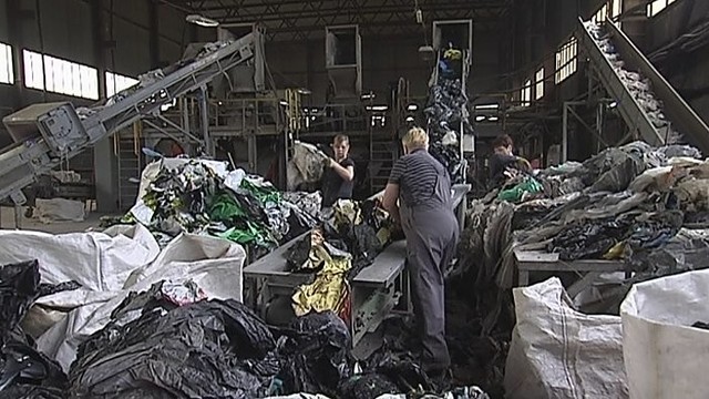 Kur panaudoja žmonių išmetamus plastikinius maišelius?