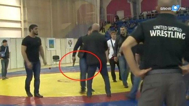 Rusijoje sportininkų muštynės buvo raminamos pistoletu