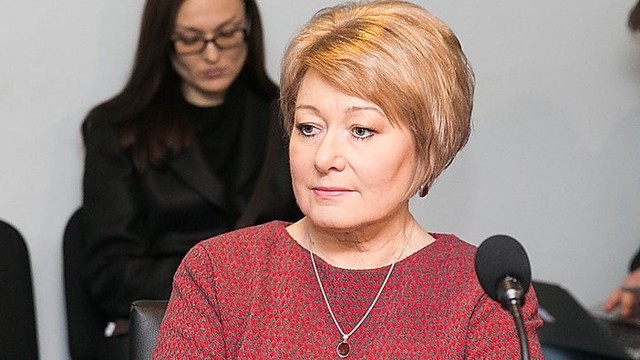 Reginai Jokubauskaitei byla dėl kyšio nutraukiama