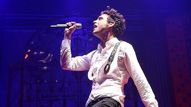 Popžvaigždė Mika koncerto metu uždainavo lietuviškai