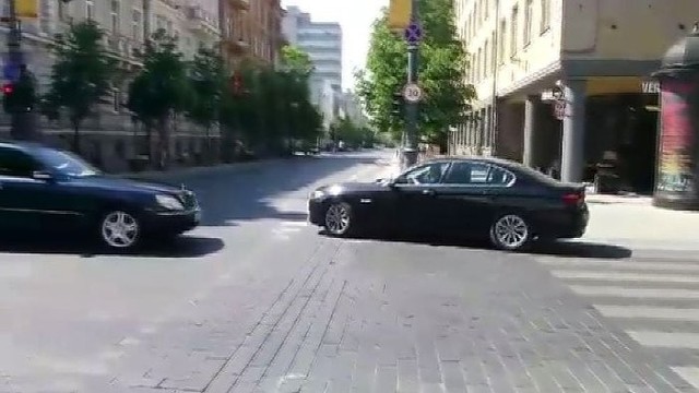 Be taisyklių: Vilniaus centre automobilis važiavo prieš eismą