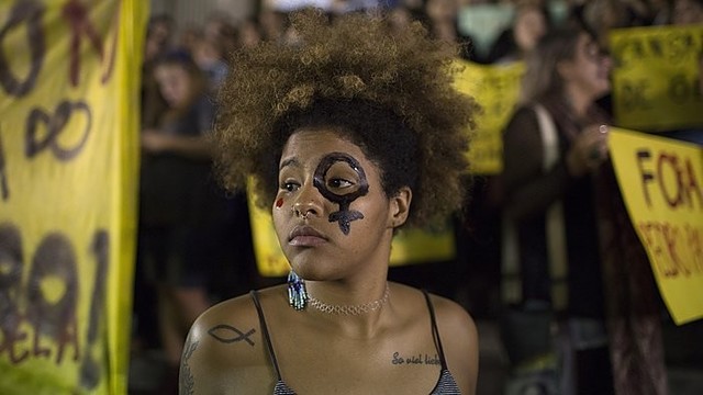 Rio de Žaneirą sukrėtė grupinio išprievartavimo atvejis