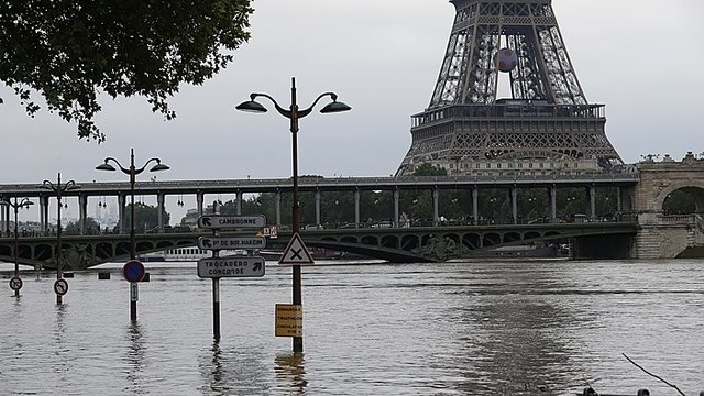 Prancūzai skaičiuoja rekordinius potvynio padarytus nuostolius