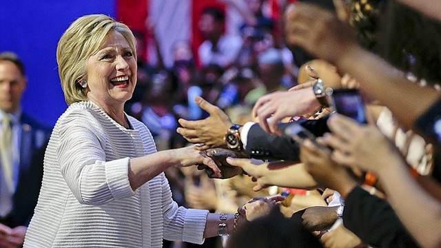Triumfuojanti H. Clinton tapo svarbia Amerikos istorijos dalimi
