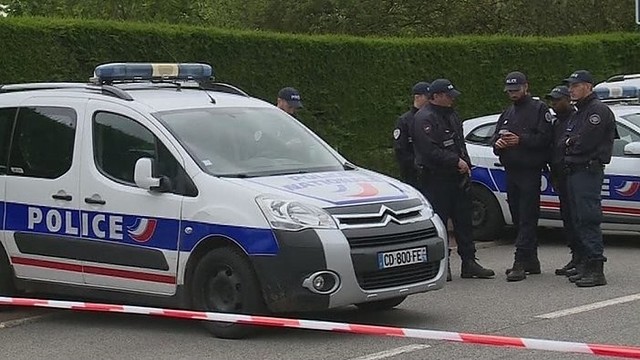 Dėl Prancūzijos policininkų žmogžudystės sulaikyti du žmonės