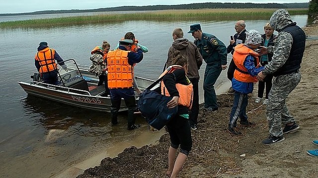 Karelijoje nuskendusių vaikų kūnai atskraidinti į Maskvą