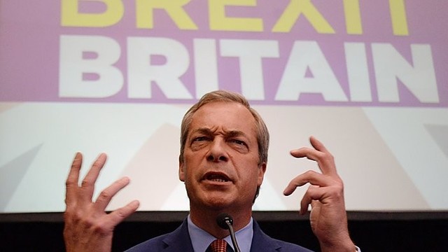 Aršus „Brexit“ šalininkas Nigelas Farage'as traukiasi iš posto