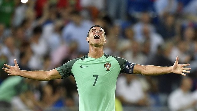 Portugalija griausmingai užkirto Velsui kelią į finalą