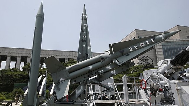 Šiaurės Korėja iš povandeninio laivo išbandė balistinę raketą