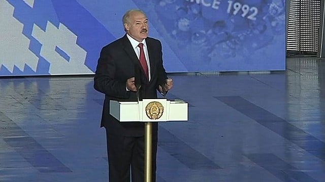Aleksandras Lukašenka gyrėsi Putino apdovanojimais