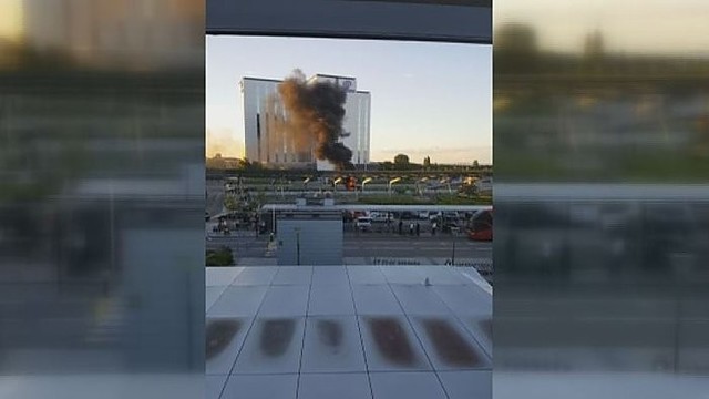 Lietuvis nufilmavo Kopenhagoje prie viešbučio kilusį gaisrą