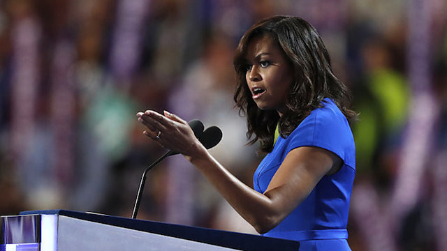 Michelle Obama emocingoje kalboje gyrė Hillary Clinton