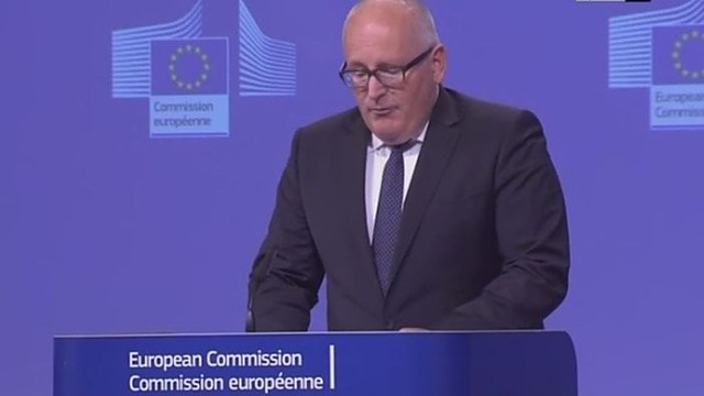 ES paskelbė ultimatumą Lenkijai dėl įstatymo pakeitimų