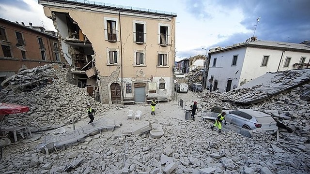 Žemės drebėjimą Italijoje pajuto net toli nusidriekusi Roma