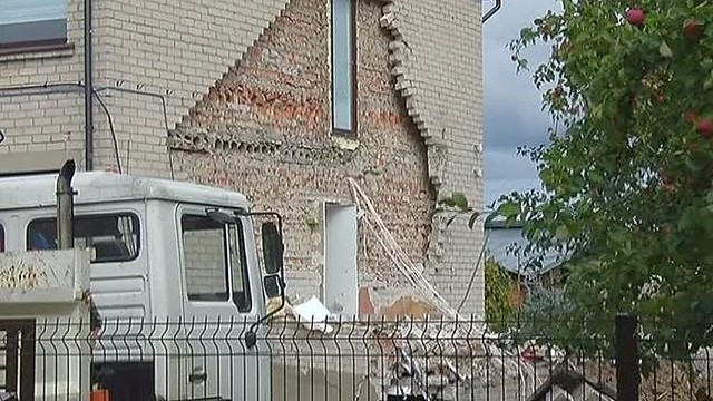 Gelbėtojai apie Garliavoje nugriuvusį namą: pataupyta statyboms