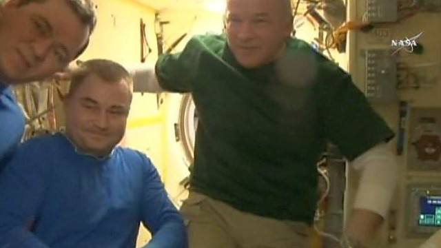 Į Žemę grįžo ilgiausiai kosmose išbuvęs astronautas