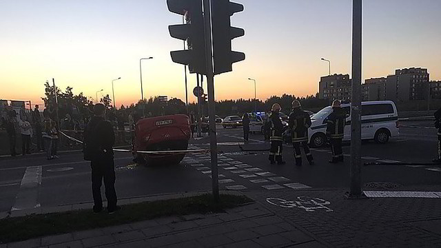 Avarija Vilniuje: po smūgio į šoną „Opel“ apsivertė