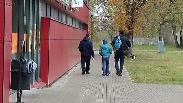 35 pabėgėliai sėdo į autobusiuką ir išvyko iš Lietuvos