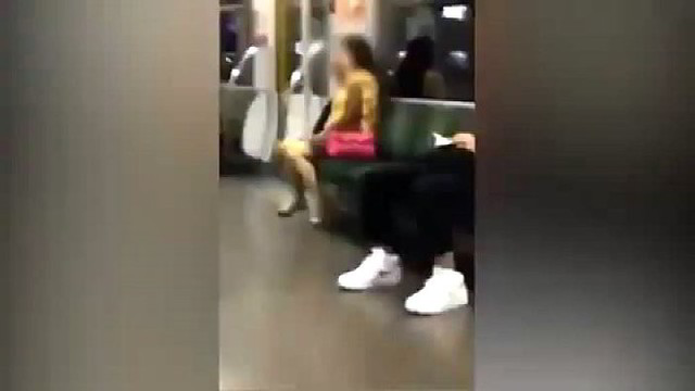 Moters elgesys traukinyje šokiravo visus keleivius