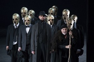 Miestas visada pasiruošęs karui. Rusų kritikai apie Rimo Tumino „Edipą karalių“