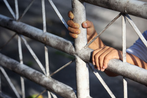 Apstulbusi teisėsauga Lenkijos kalėjime demaskavo viešnamį