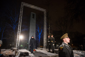 Vilniuje atidengtas memorialas Sausio 13-osios aukoms