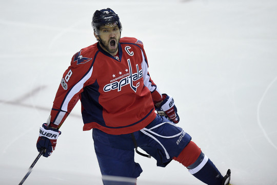 1001-asis A. Ovečkino taškas NHL ir septintoji iš eilės „Capitals“ pergalė