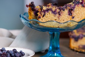 Cinamono ir mėlynių pyragas pagal N. Degutienės receptą namuose paskleis karališkus kvapus