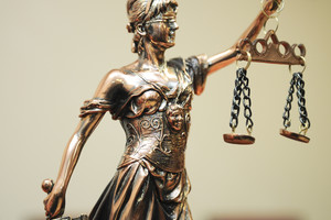 Kaltinamiesiems šnipinėjimo byloje gresia 6 ir 13 metų laisvės atėmimo bausmės